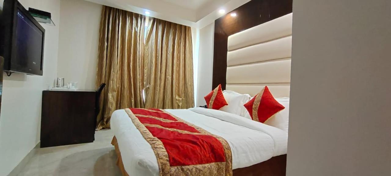Hotel Benz International Delhi  Exterior photo
