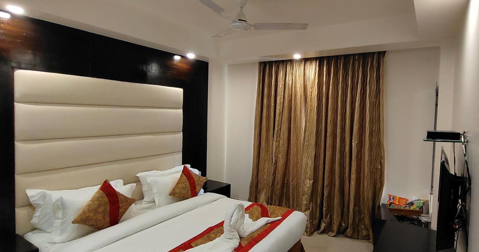 Hotel Benz International Delhi  Exterior photo