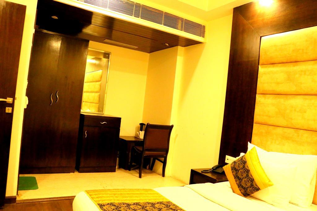 Hotel Benz International Delhi  Exterior photo