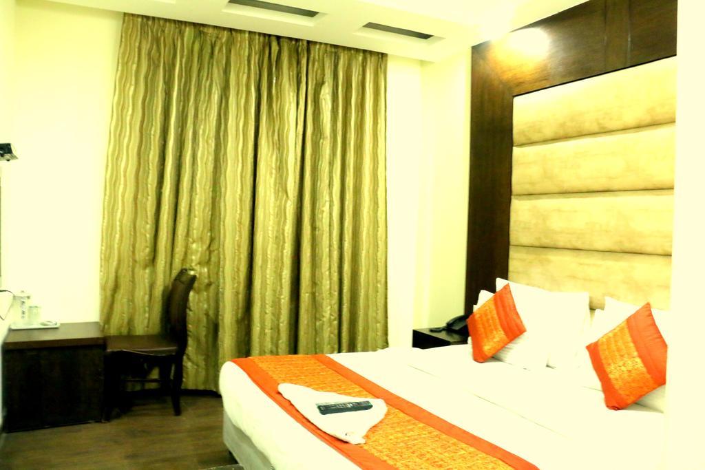 Hotel Benz International Delhi  Exterior photo