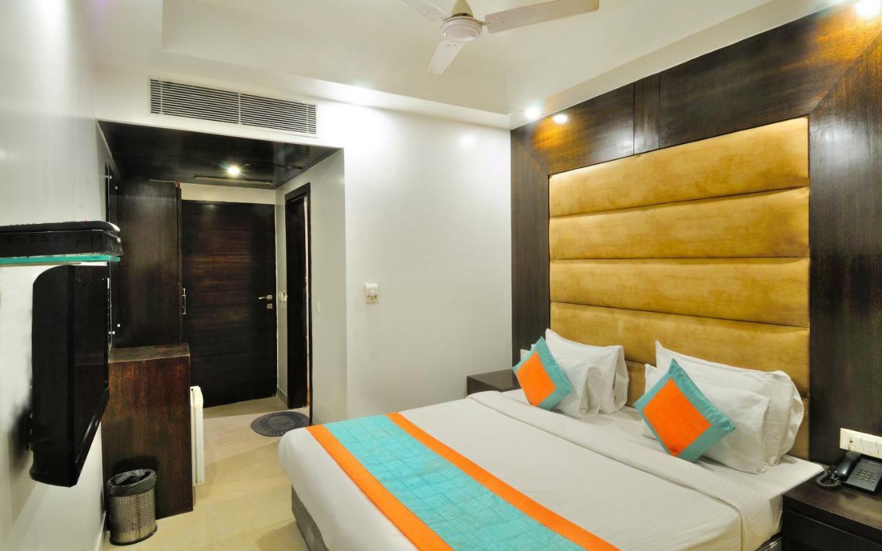 Hotel Benz International Delhi  Exterior photo