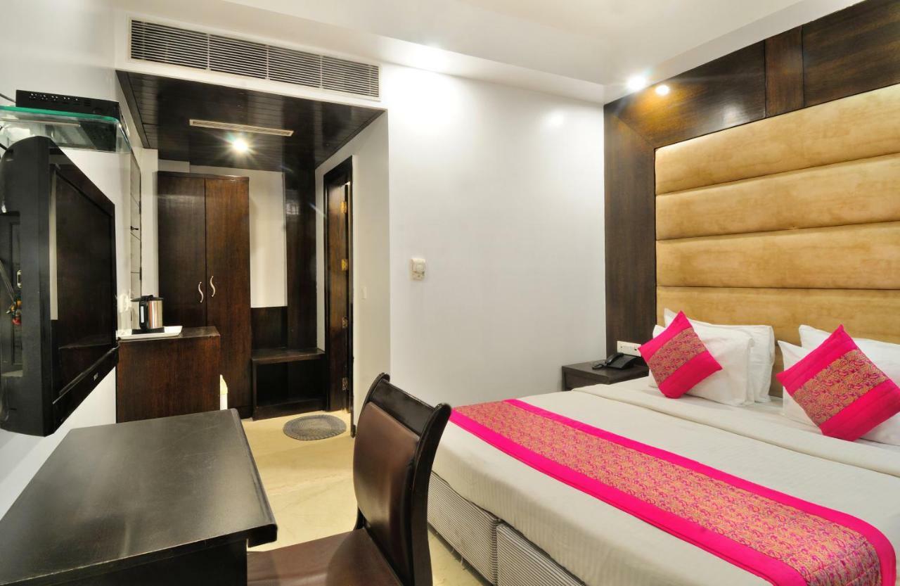 Hotel Benz International Delhi  Exterior photo