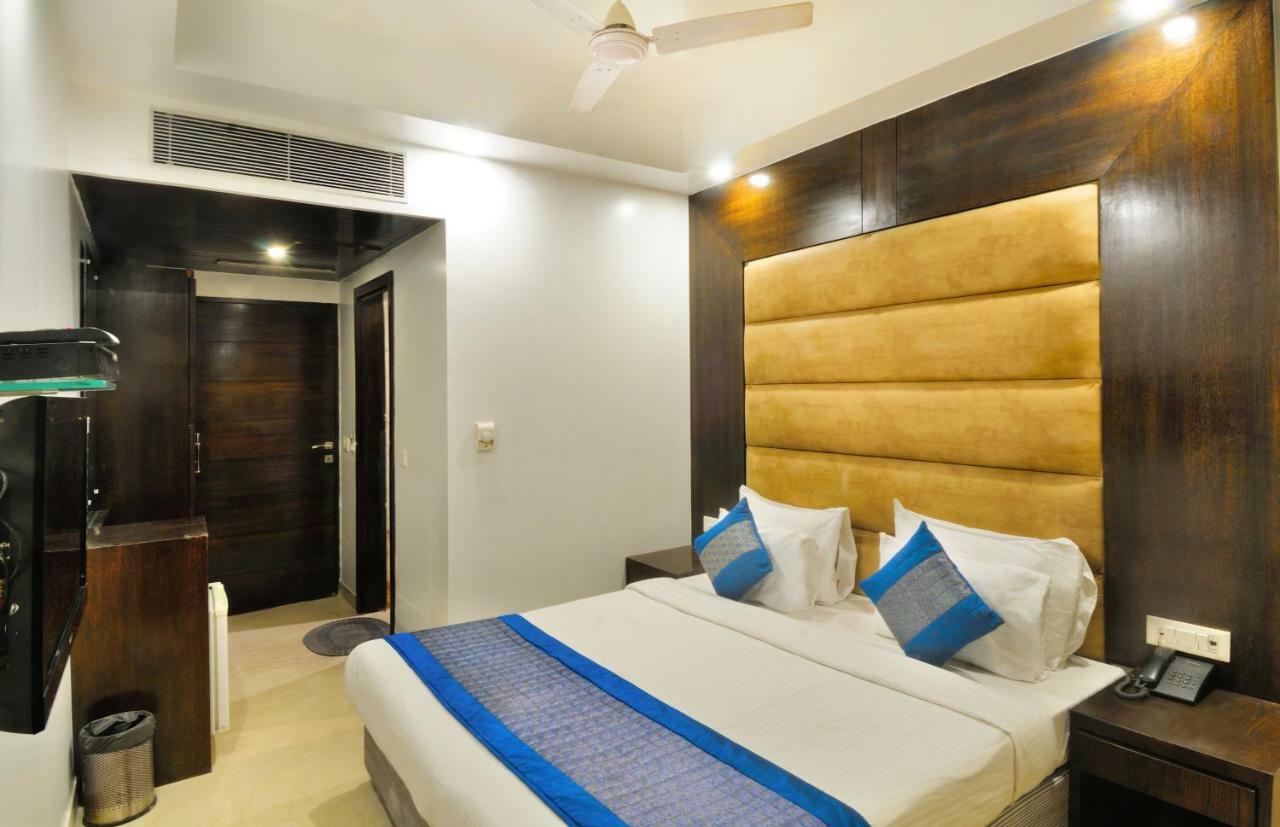 Hotel Benz International Delhi  Exterior photo