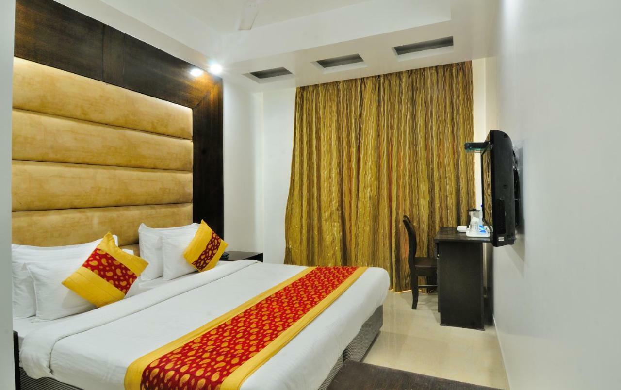 Hotel Benz International Delhi  Exterior photo