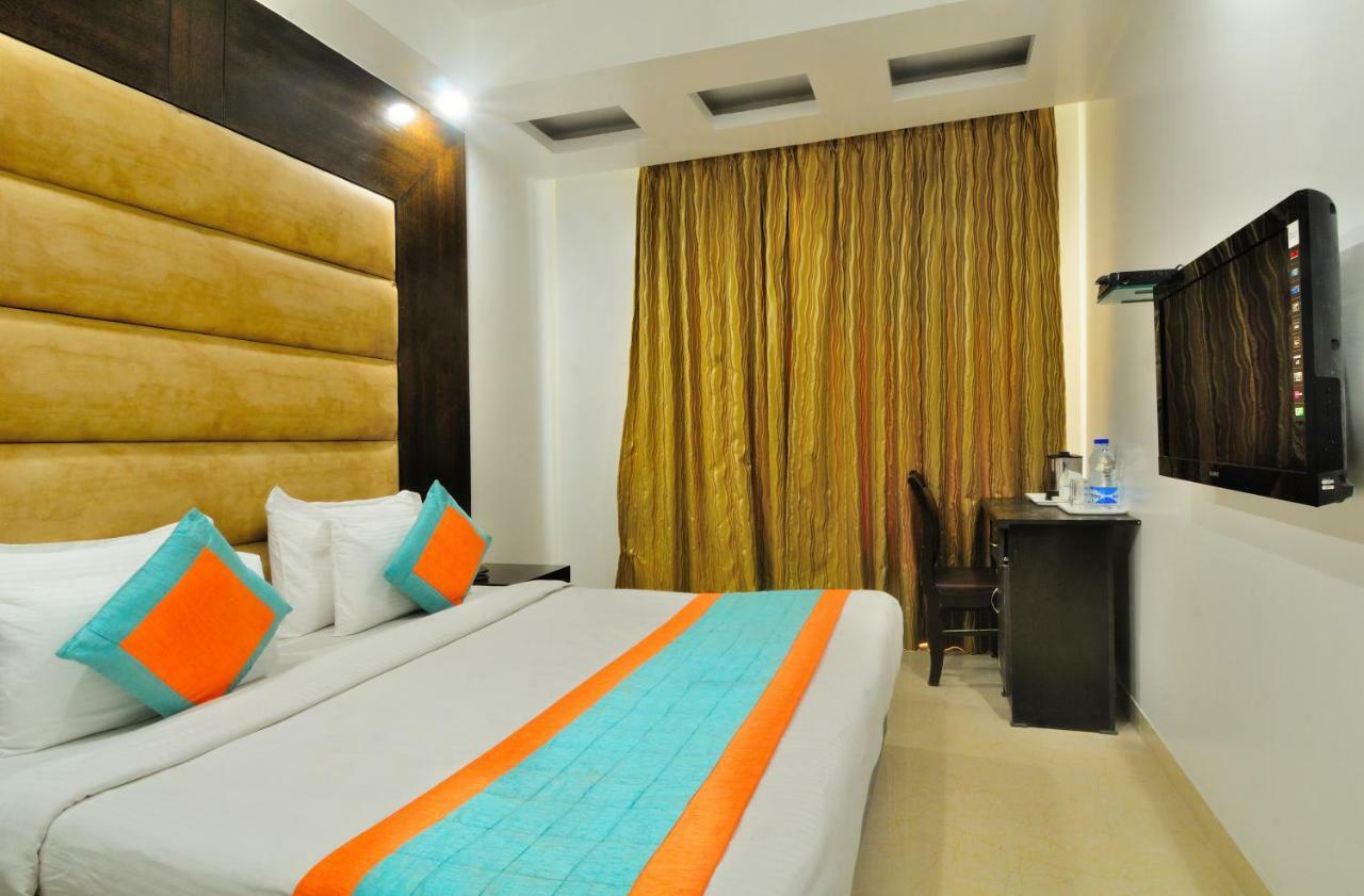 Hotel Benz International Delhi  Exterior photo